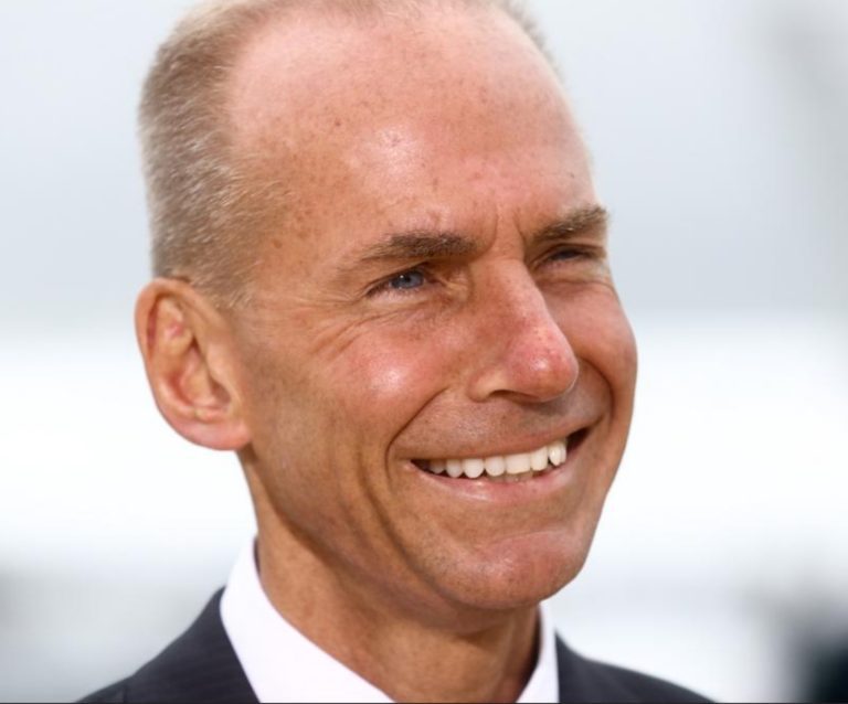 Dennis muilenburg e1570050024225