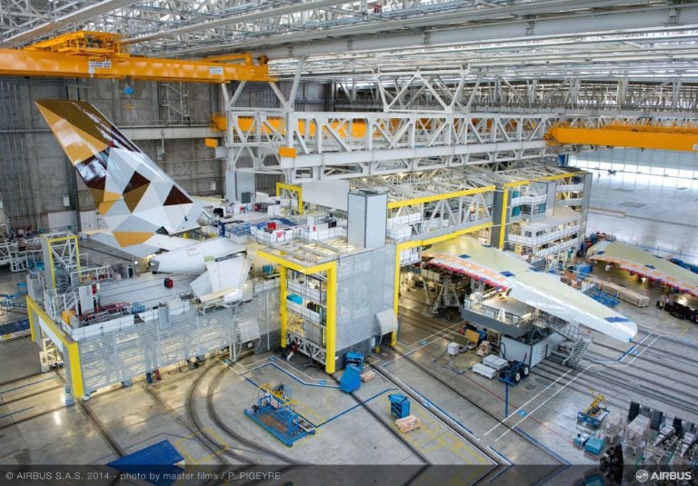 A380 Etihad   Final assembly line 2 scaled