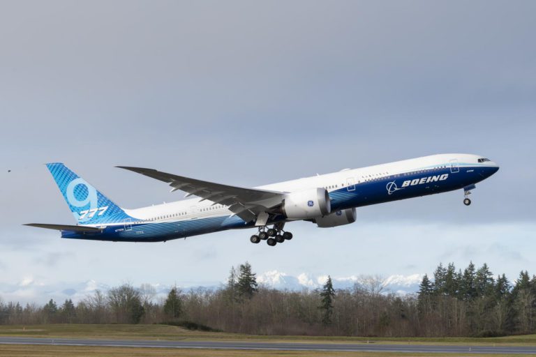 Boeing20777X20Takeoff