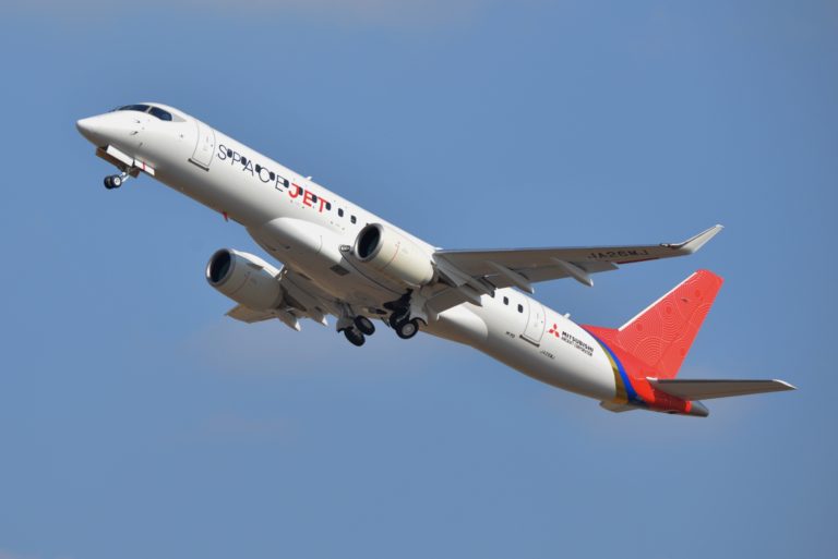 20200318 Mitsubishi Aircraft FTV10 First Flight Images 4