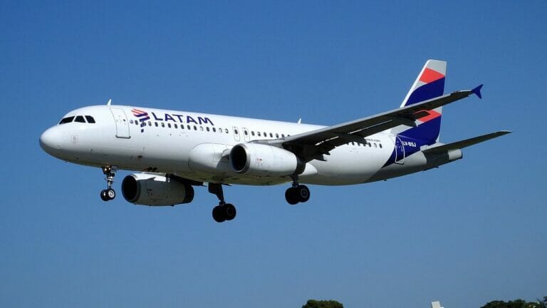 LATAM A320 233 LV BSJ 33907622701