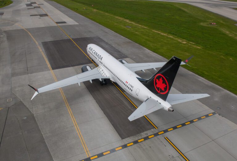B737 Max 1054
