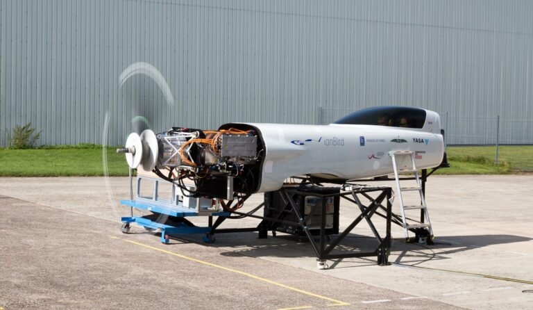 Rolls Royce ionBird electric plane11