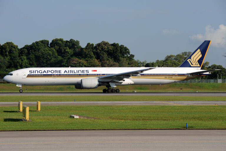 SIA Boeing777 scaled