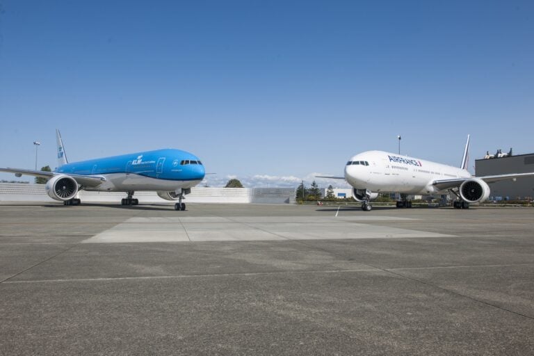 AFKL 777s nosetonose