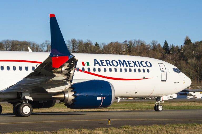 Boeing MAX 8 Aeromexico scaled