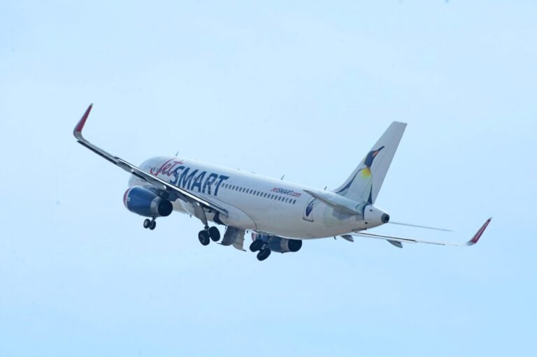 JetSMART Aviones Exterior 10 scaled