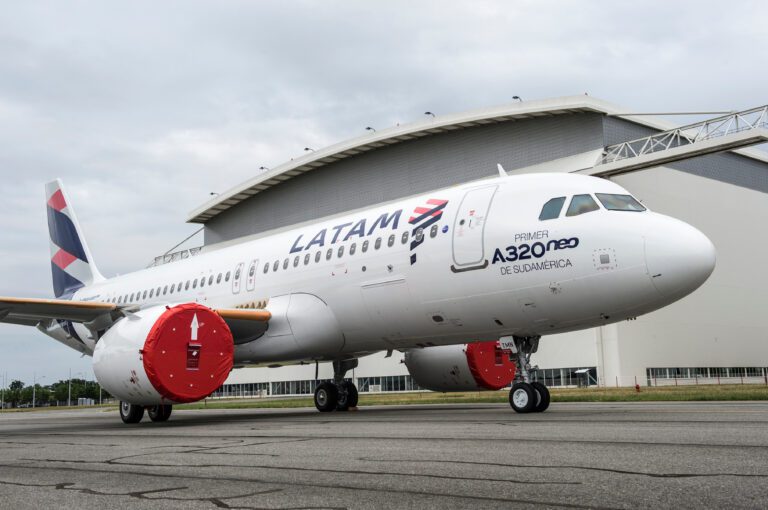 05 A320neo MSN7126 LATAM roll out 002 scaled