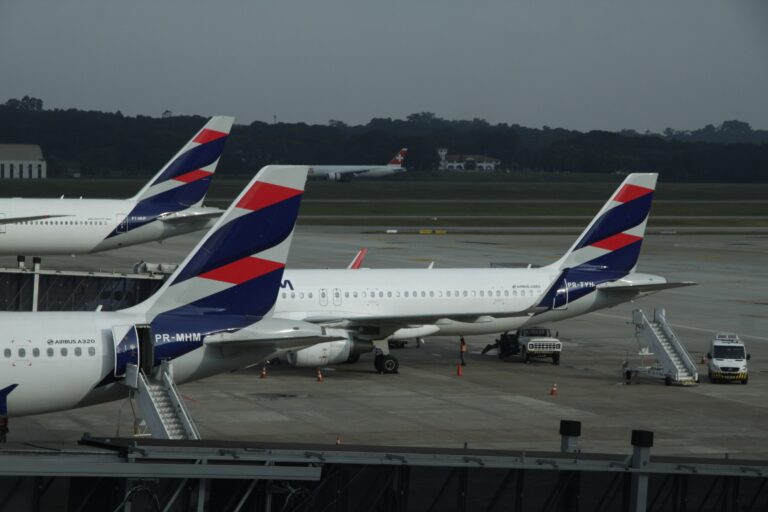 LATAM tails scaled