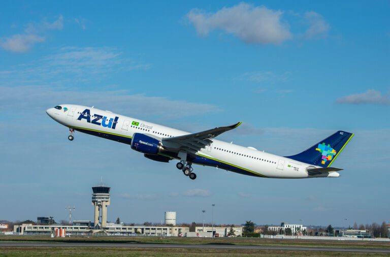 a330 900 msn1876 azul taking off