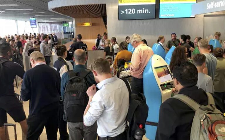 Schipol Queue