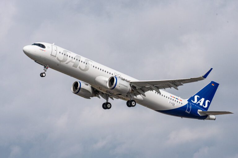 MSN9541 A321neo SAS Scandinavian Airlines F1 scaled