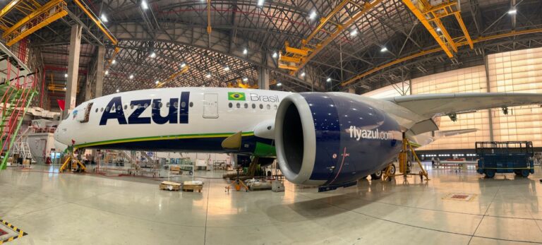 A350 Azul em Tarbes Franca antes da decolagem Divulgacao1
