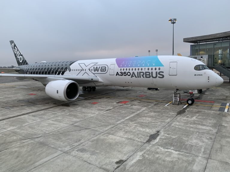 Airbus A350 900 002A scaled