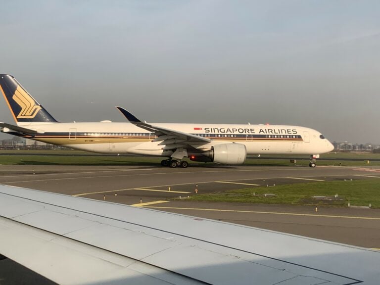 Airbus A350 900 Singapore scaled