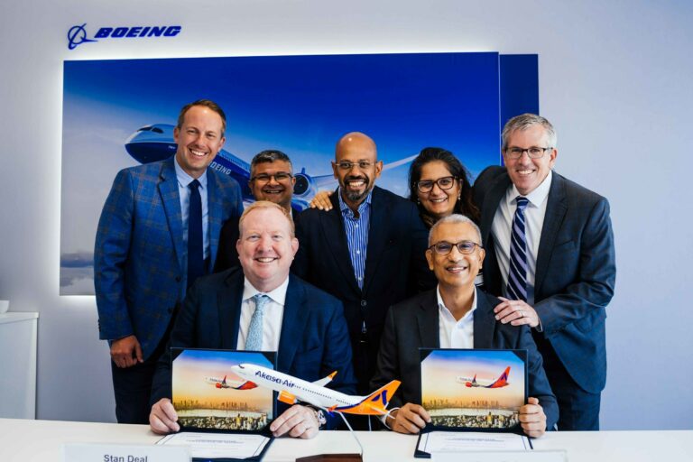 Boeing Akasa Signing scaled