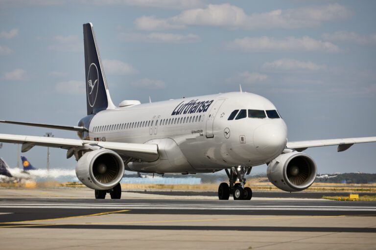 230716 d aizw a320 002 scaled