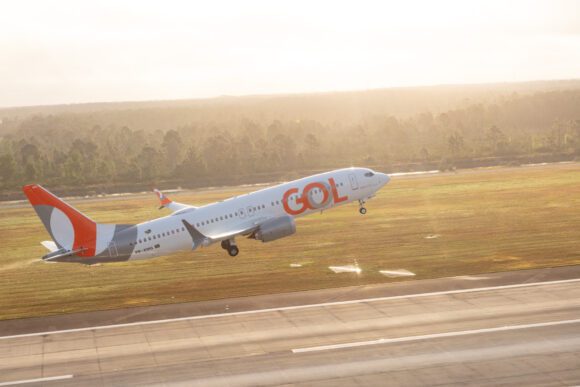 A GOL aircraft departing