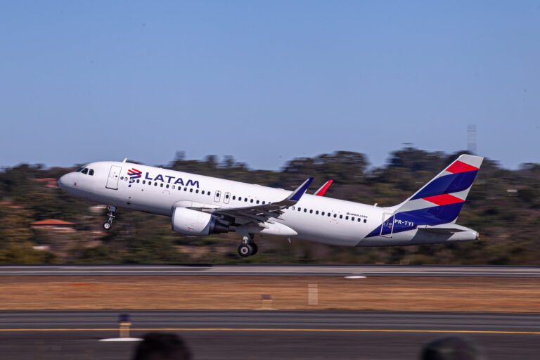 LATAM A320 by LATAM