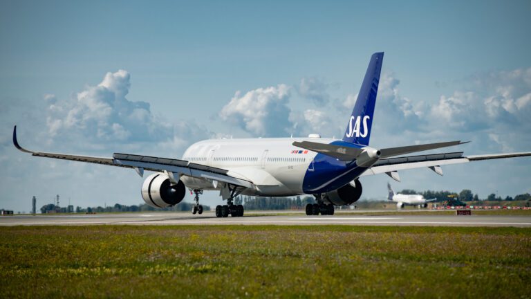 SAS Airbus A350 900 landing ny bemaling 4 scaled