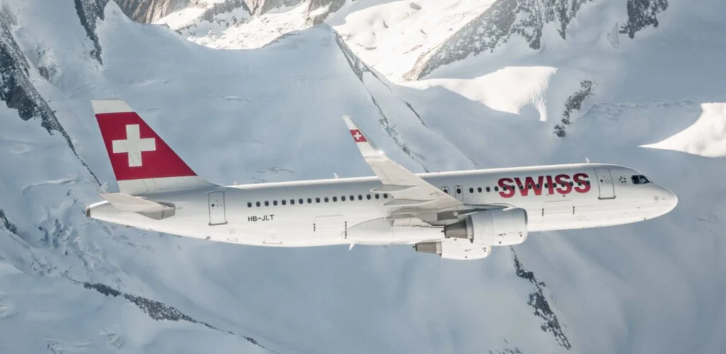 Swiss International A320neo over Apls | Swiss