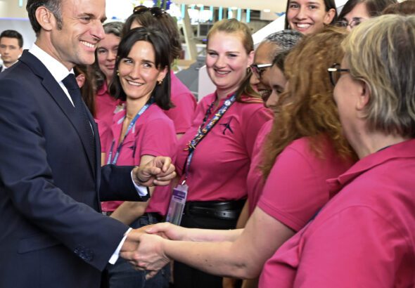 Macron visits Dassault |    Paris Air Show