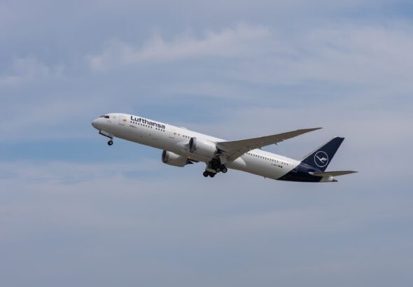 Lufthansa Boeing 787 9 departing