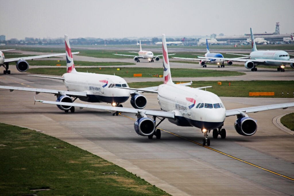 British Airways Airbus A319 taxiing