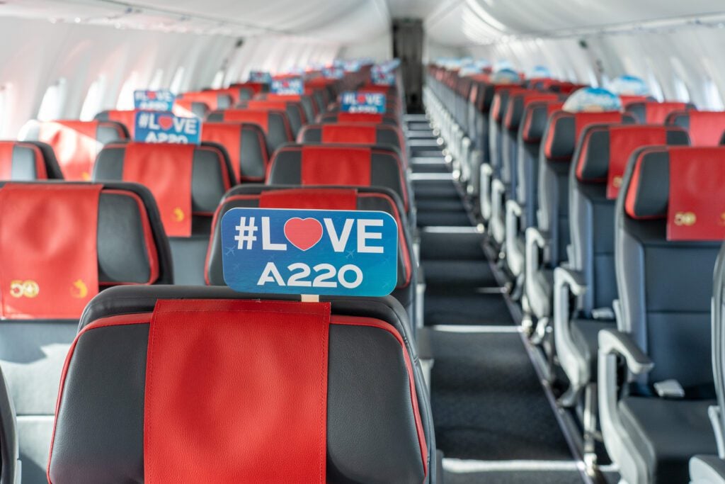 Airbus A220-300