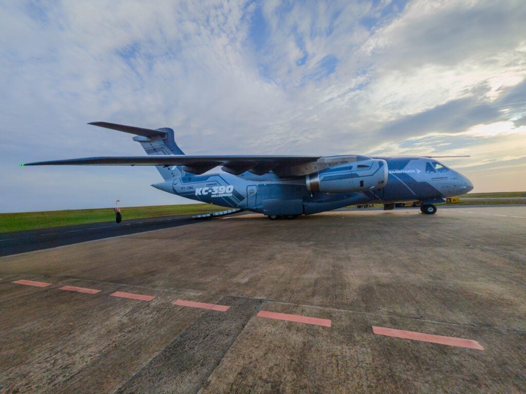 KC 390