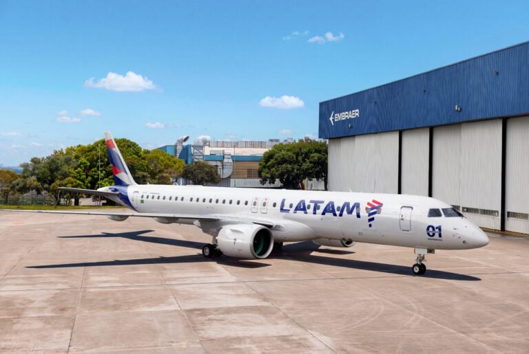 E195 E2 LATAM Ground 05
